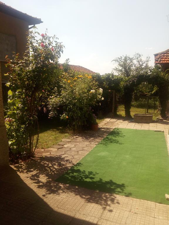 Guest House Emiliya Ovchartsi  외부 사진